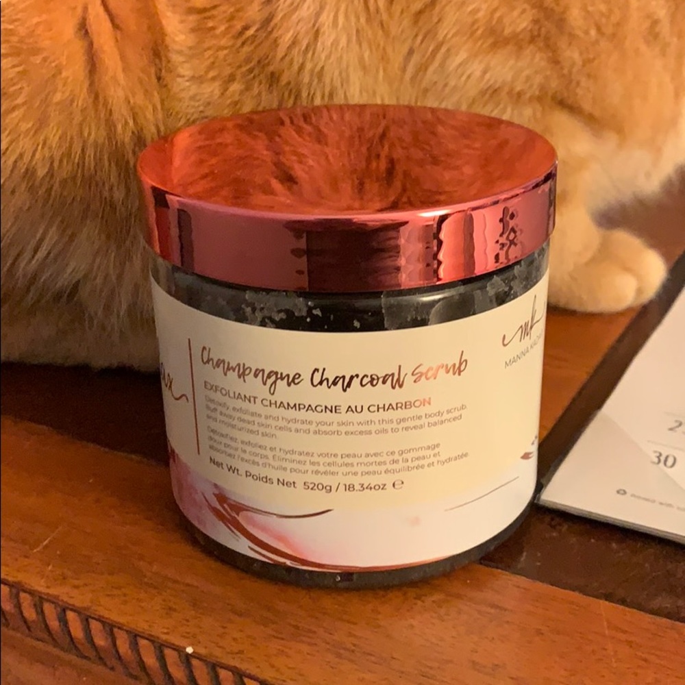 Relax Champagne Charcoal Scrub